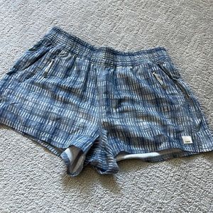 VUORI DASH SHORTS SIZE M